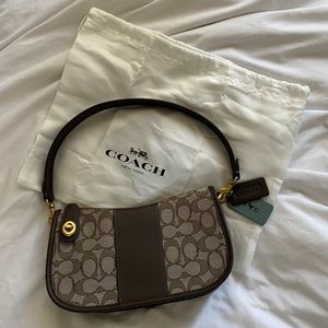BRAND NEW COACH SWINGER BAG